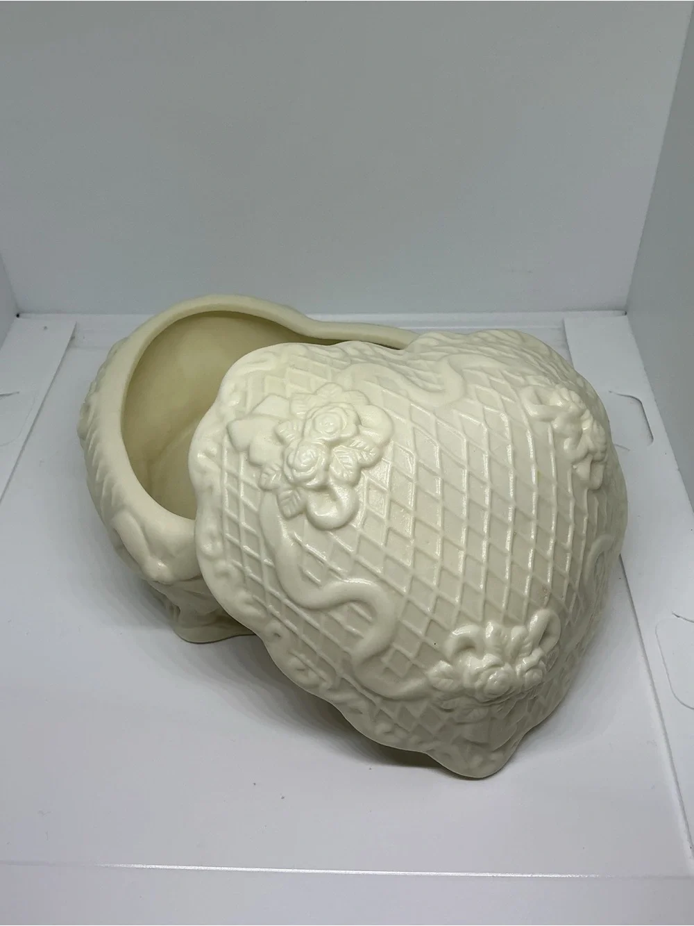 Ivory Ceramic Heart-Shaped Trinket Box Embossed Roses, Bow & Lattice Relief